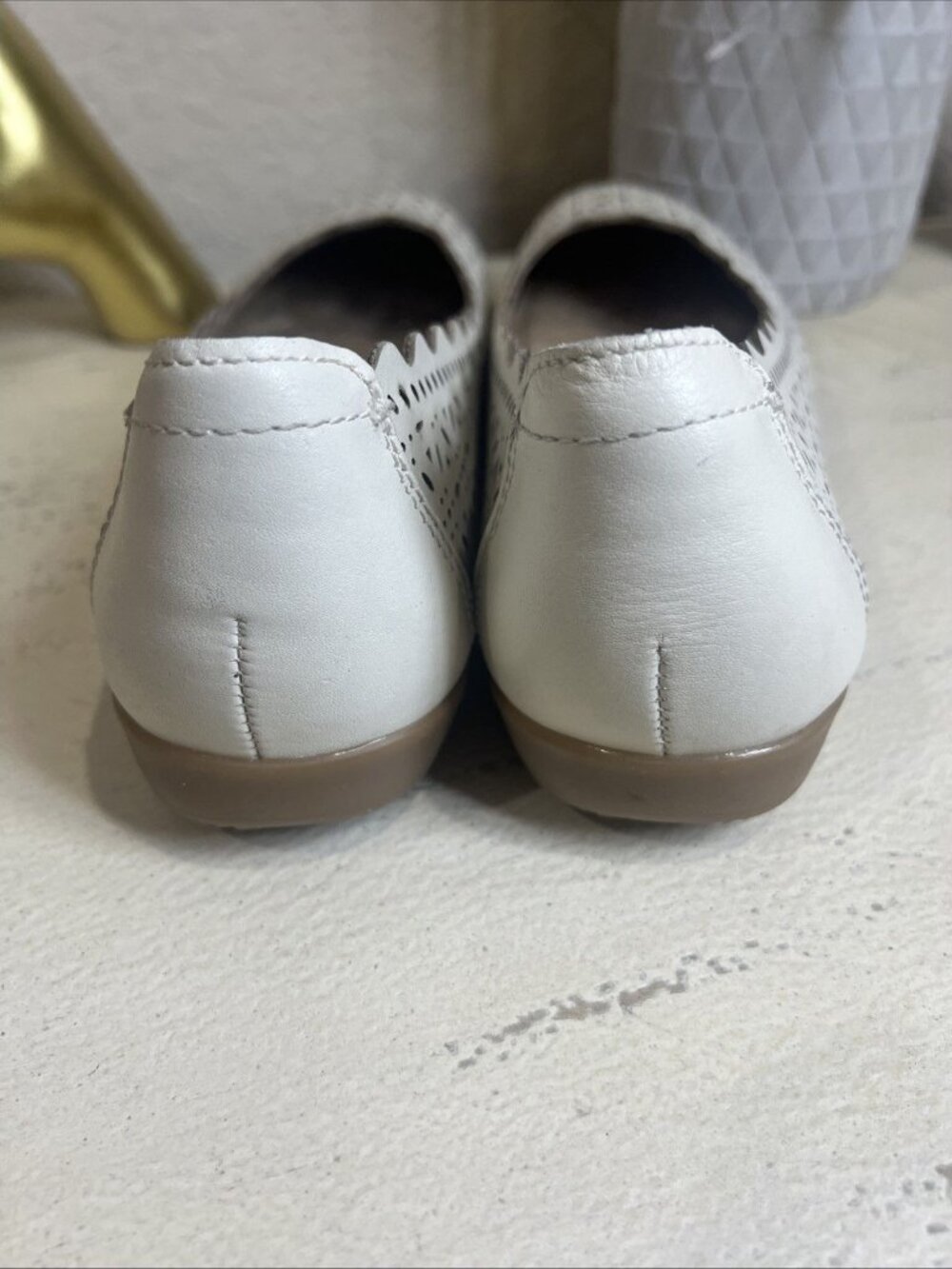 Earth Origins Geometric Ivory Slip-On Shoes Women Size 10N - Picture 7 of 12